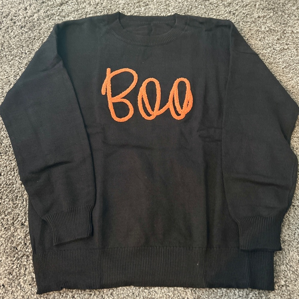 Chic Black knitted Sweater with Orange 'Boo' Design size XL halloween fall